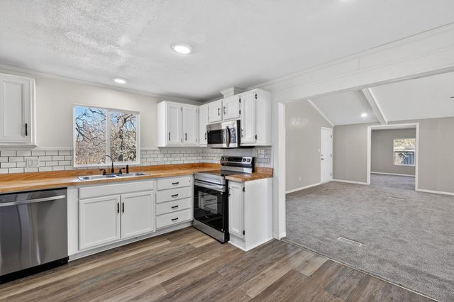 324 Whispering Oaks, Mineral Wells, TX 76067