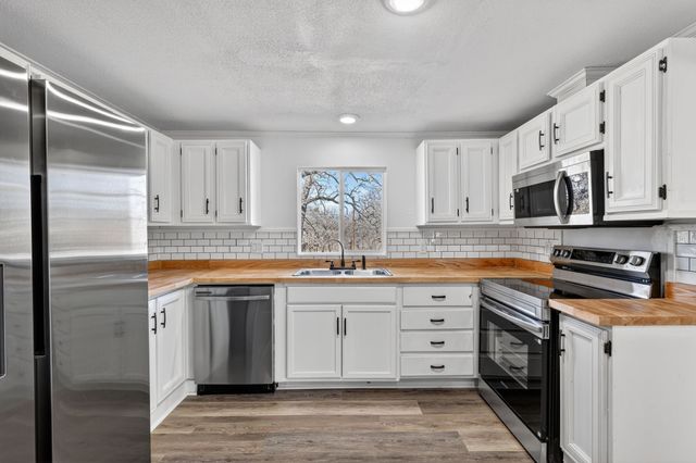 324 Whispering Oaks, Mineral Wells, TX 76067