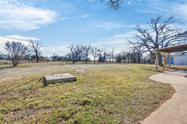 324 Whispering Oaks, Mineral Wells, TX 76067