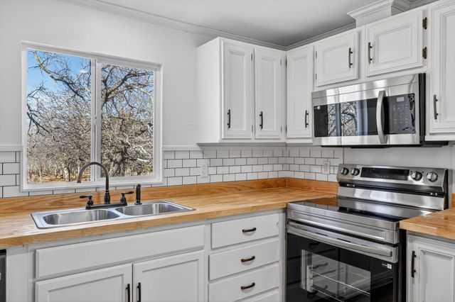 324 Whispering Oaks, Mineral Wells, TX 76067