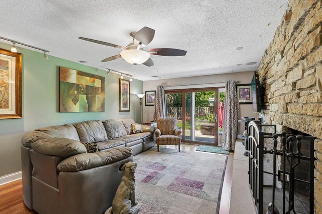 8755 N Pelham PARKWAY, Bayside, WI 53217
