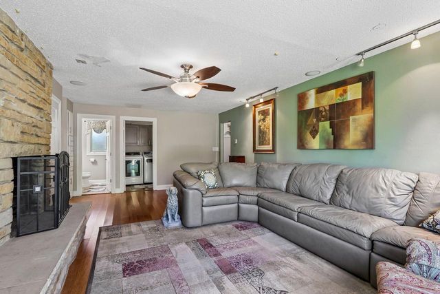 8755 N Pelham PARKWAY, Bayside, WI 53217