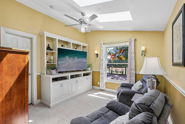 8755 N Pelham PARKWAY, Bayside, WI 53217