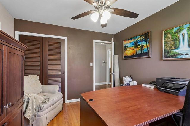 8755 N Pelham PARKWAY, Bayside, WI 53217