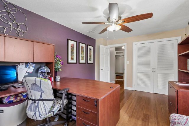 8755 N Pelham PARKWAY, Bayside, WI 53217