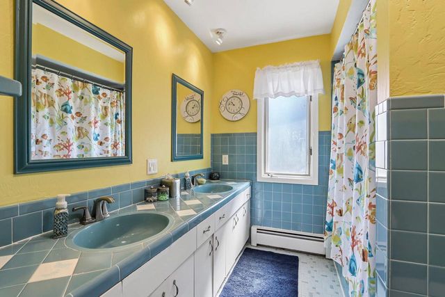 8755 N Pelham PARKWAY, Bayside, WI 53217