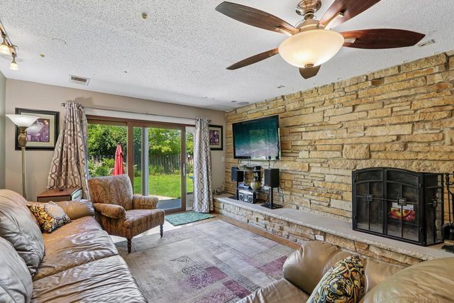 8755 N Pelham PARKWAY, Bayside, WI 53217