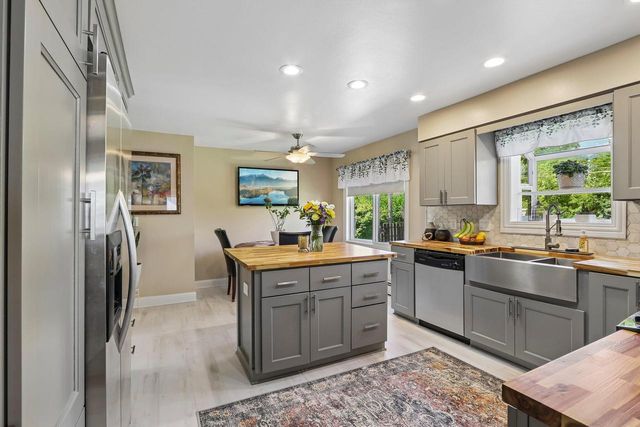 8755 N Pelham PARKWAY, Bayside, WI 53217