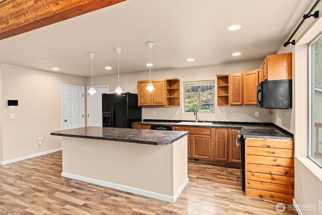 120 W Prairie Loop Road, Elma, WA 98541