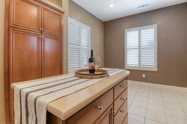 5759 Westchester Cir, Stockton, CA 95219