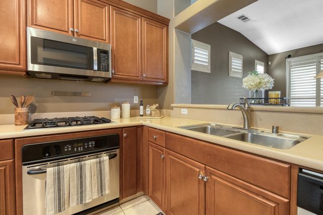 5759 Westchester Cir, Stockton, CA 95219