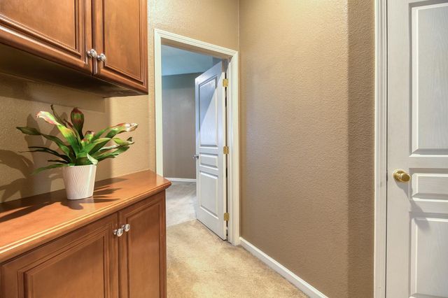 5759 Westchester Cir, Stockton, CA 95219