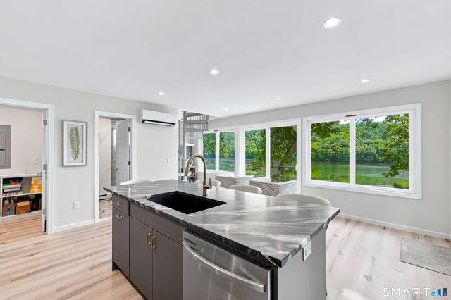 51 Bankside Trail, Newtown, CT 06482