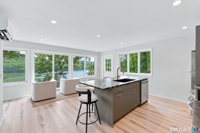 51 Bankside Trail, Newtown, CT 06482