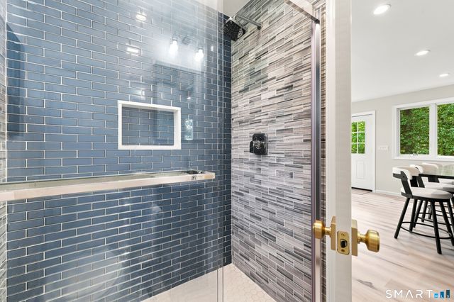 51 Bankside Trail, Newtown, CT 06482