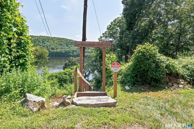 51 Bankside Trail, Newtown, CT 06482