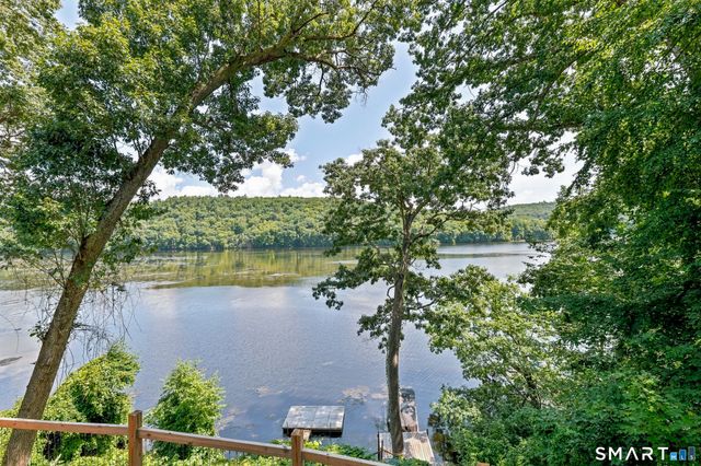 51 Bankside Trail, Newtown, CT 06482
