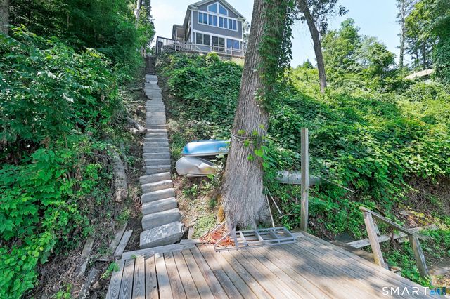 51 Bankside Trail, Newtown, CT 06482