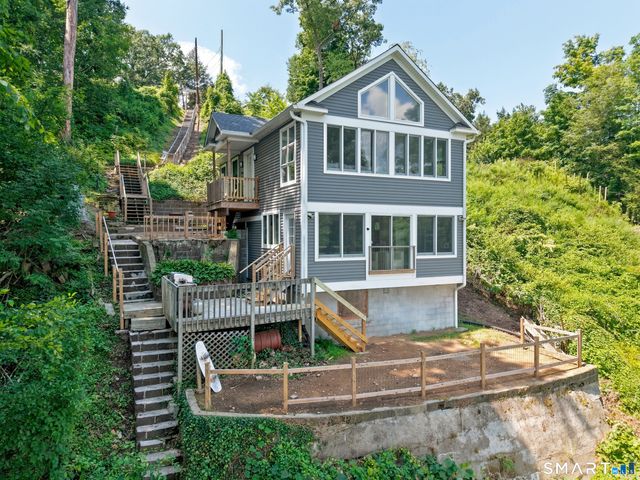 51 Bankside Trail, Newtown, CT 06482