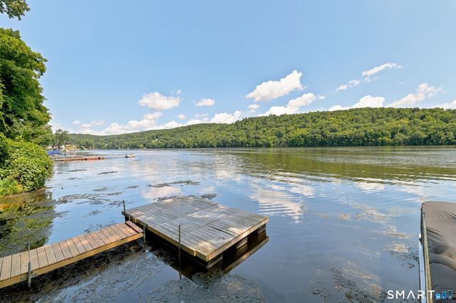 51 Bankside Trail, Newtown, CT 06482