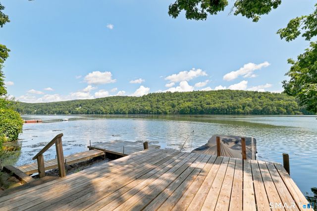 51 Bankside Trail, Newtown, CT 06482