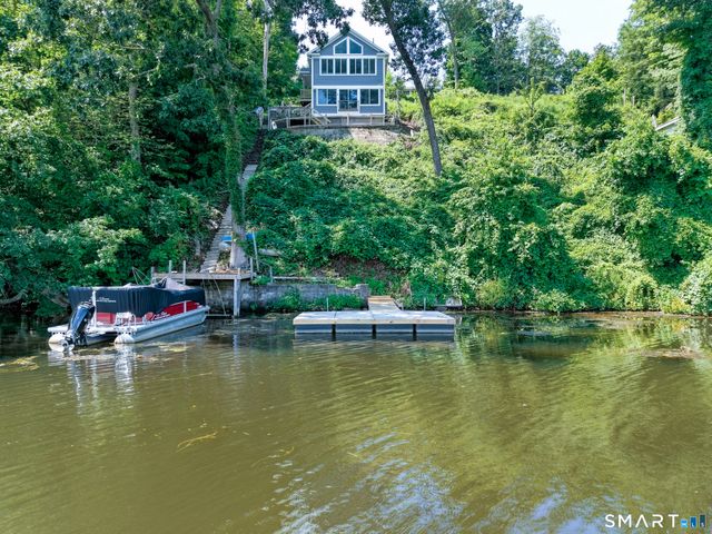 51 Bankside Trail, Newtown, CT 06482
