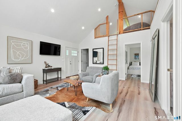 51 Bankside Trail, Newtown, CT 06482