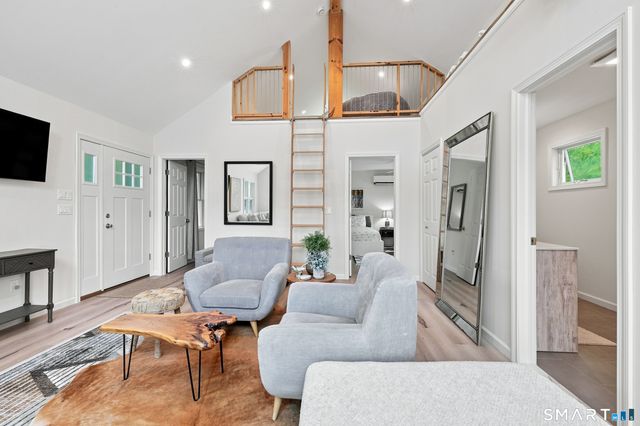 51 Bankside Trail, Newtown, CT 06482