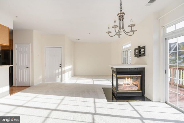 1825 CEDAR COVE WAY #201, Woodbridge, VA 22191