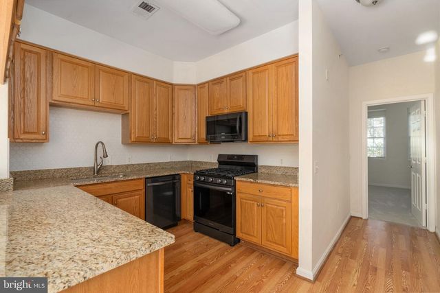 1825 CEDAR COVE WAY #201, Woodbridge, VA 22191