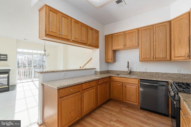 1825 CEDAR COVE WAY #201, Woodbridge, VA 22191