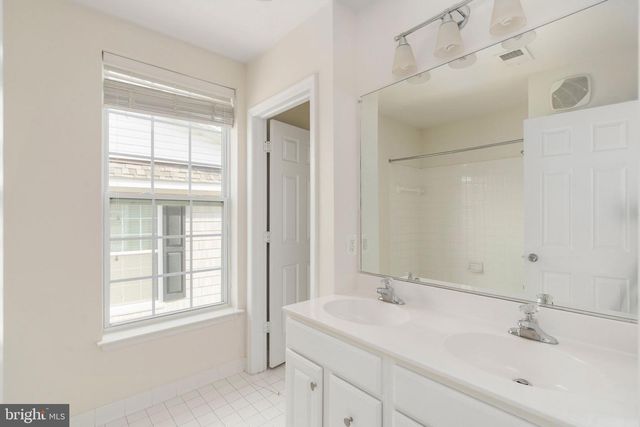 1825 CEDAR COVE WAY #201, Woodbridge, VA 22191