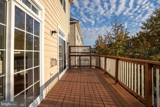 1825 CEDAR COVE WAY #201, Woodbridge, VA 22191