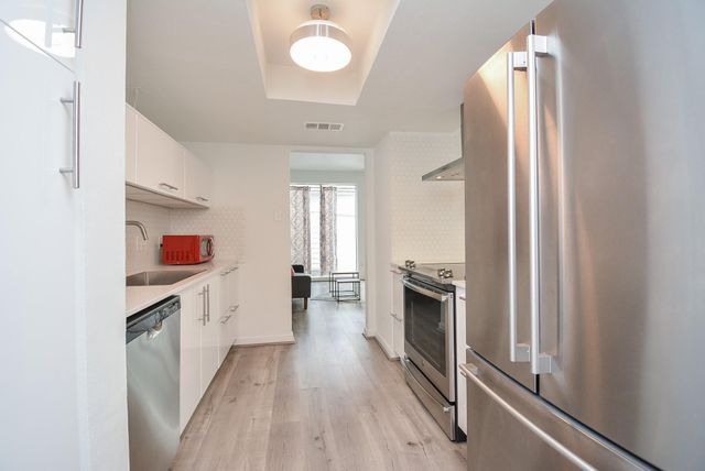 666 N Eldridge Parkway, Houston, TX 77079