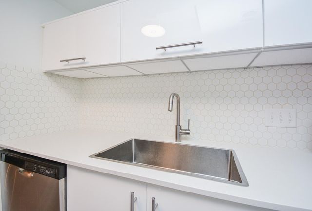 666 N Eldridge Parkway, Houston, TX 77079