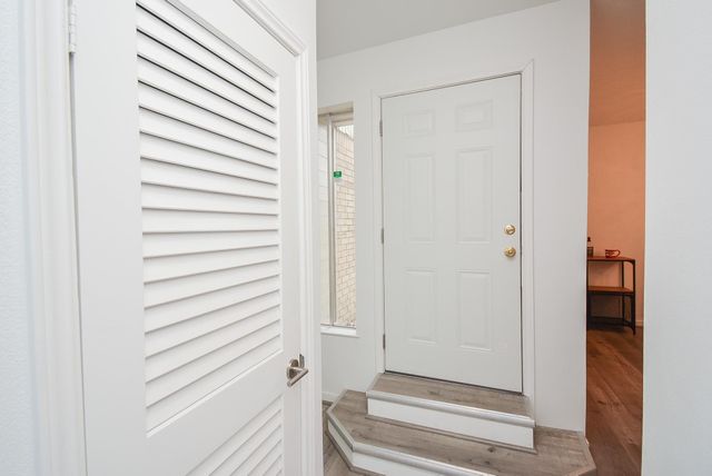 666 N Eldridge Parkway, Houston, TX 77079