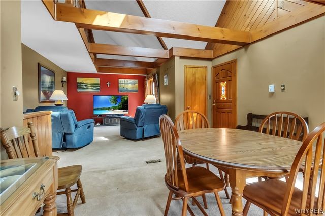 876 Pioneer Drive, North Tonawanda, NY 14120