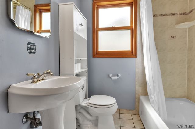 876 Pioneer Drive, North Tonawanda, NY 14120