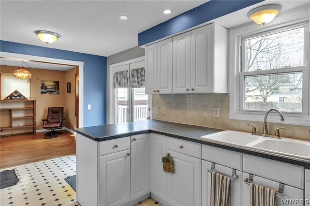 876 Pioneer Drive, North Tonawanda, NY 14120