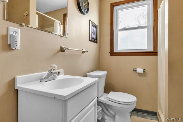 876 Pioneer Drive, North Tonawanda, NY 14120