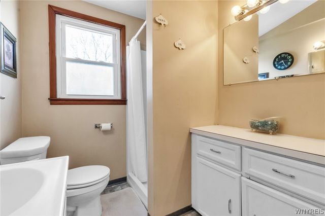 876 Pioneer Drive, North Tonawanda, NY 14120