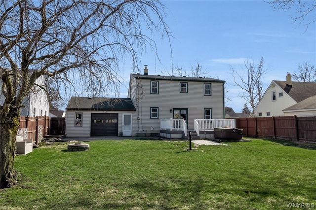 876 Pioneer Drive, North Tonawanda, NY 14120