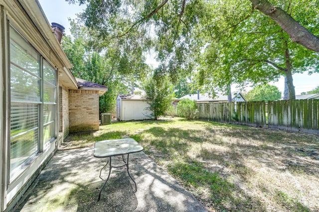 10015 Enchanted Stone Drive, Houston, TX 77070