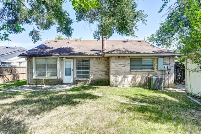 10015 Enchanted Stone Drive, Houston, TX 77070