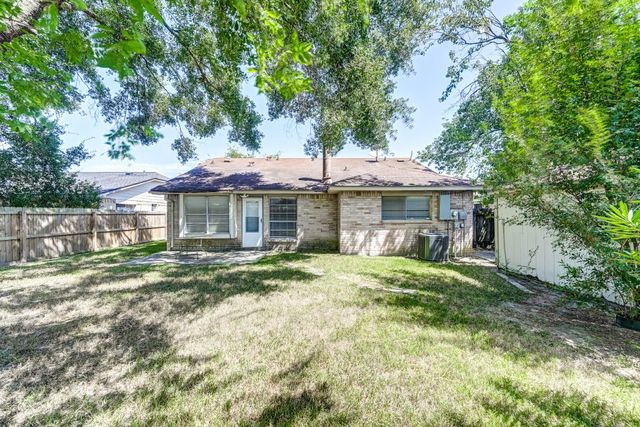10015 Enchanted Stone Drive, Houston, TX 77070