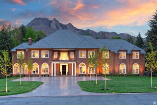5543 S WALKER WOODS LN, Holladay, UT 84117
