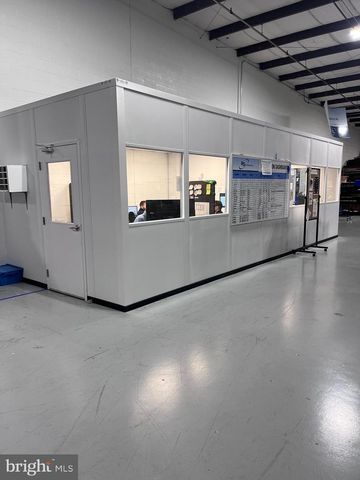 310 EMIG RD, York, PA 17406