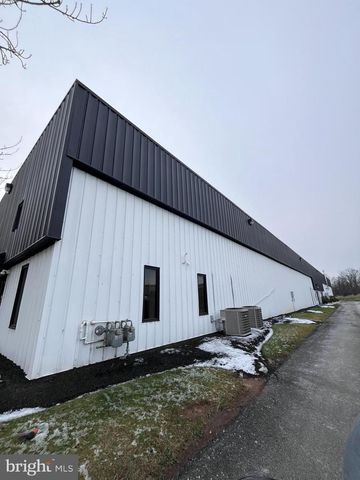 310 EMIG RD, York, PA 17406