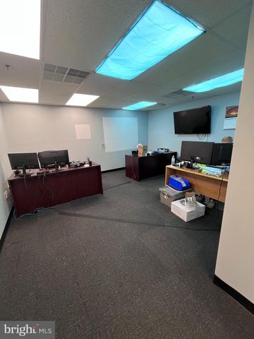 310 EMIG RD, York, PA 17406