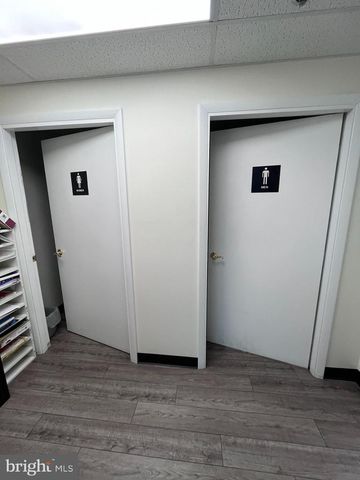 310 EMIG RD, York, PA 17406